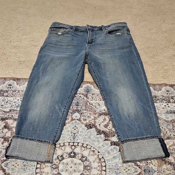 Lucky Brand Denim - Lucky Brand Cropped Rolled-Cuff Jeans in Faded Blue